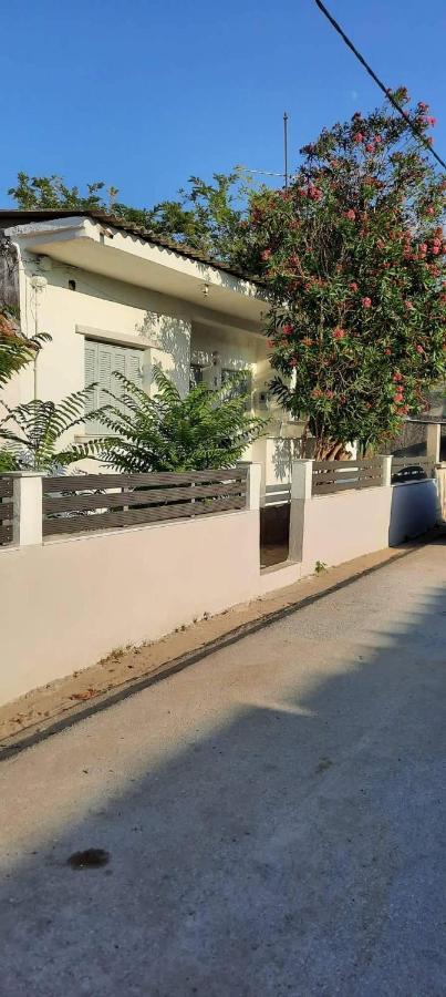 Alas House Agia Triada  Bagian luar foto